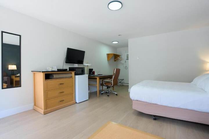 Room 28 of 45