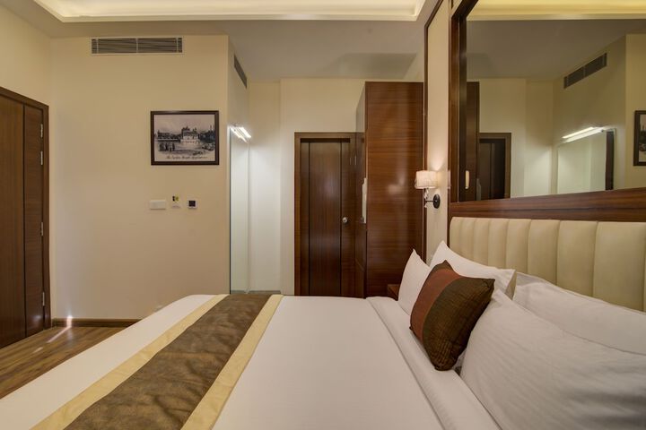 Room 9 of 70