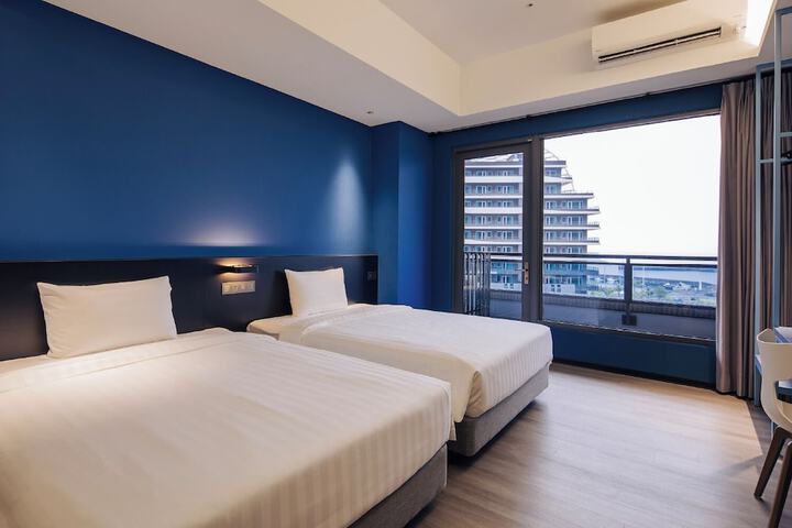 Room 3 of 24