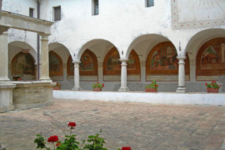 Hotel Exterior 5 of 25