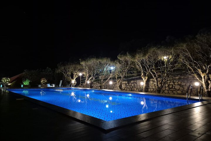 Pool 14 of 25