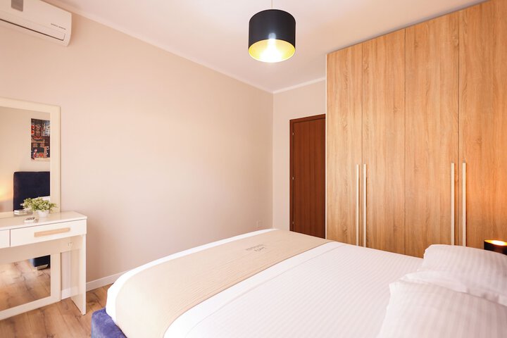 Room 33 of 162