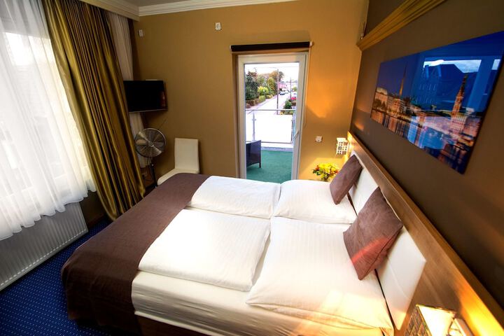 Room 4 of 26