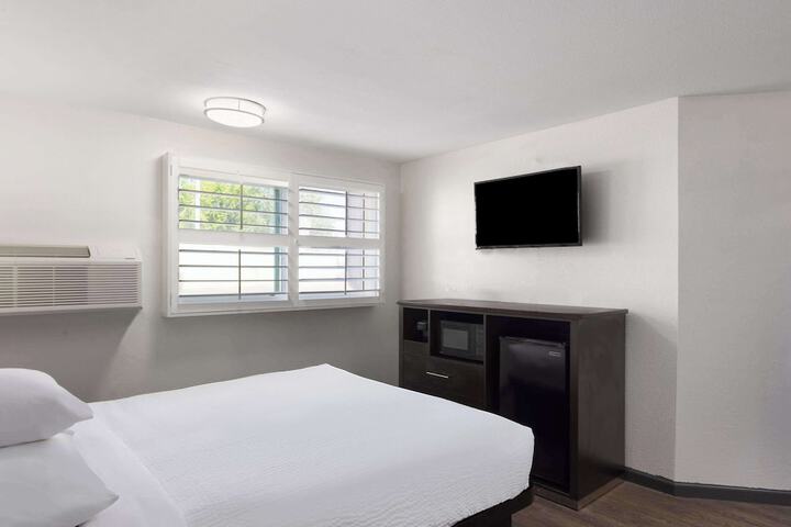 Room 6 of 41