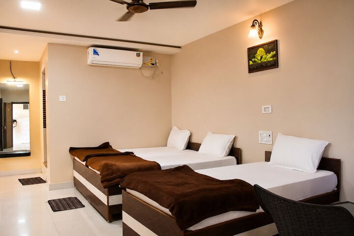 Room 12 of 22
