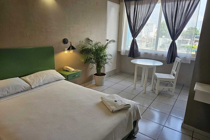 Room 8 of 32
