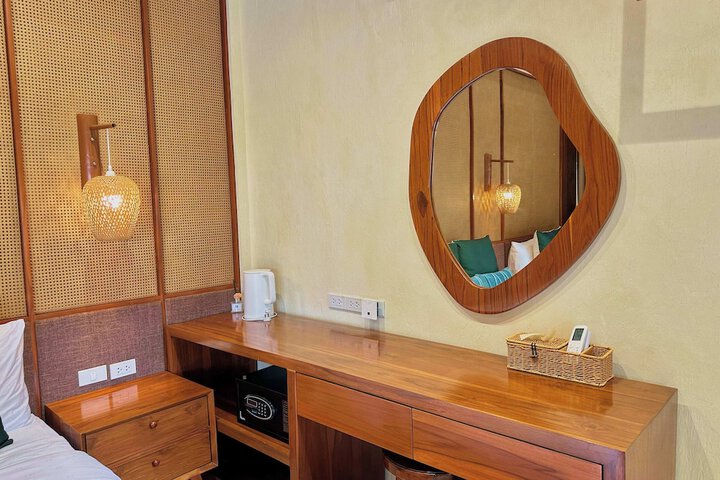 Room 2 of 48