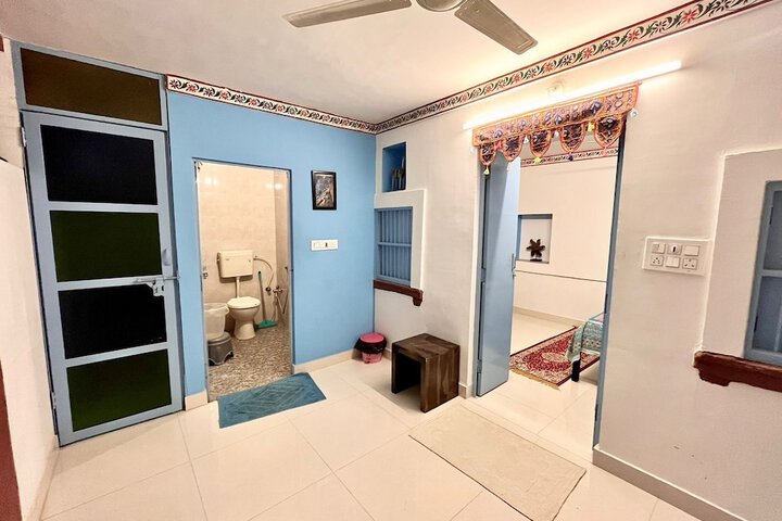 Room 12 of 27