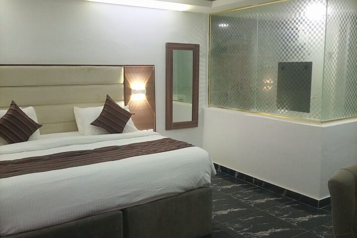 Room 5 of 23