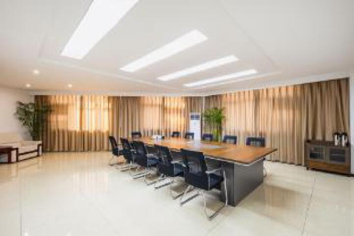 Room 10 of 23
