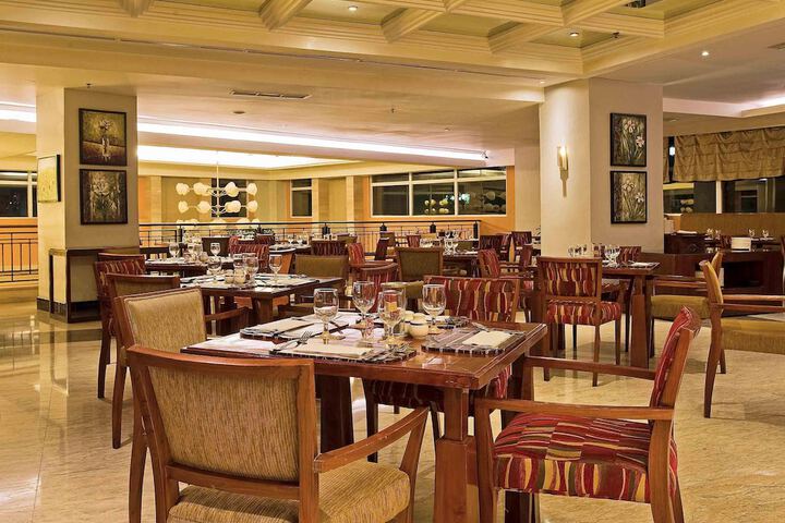 Dining 38 of 61
