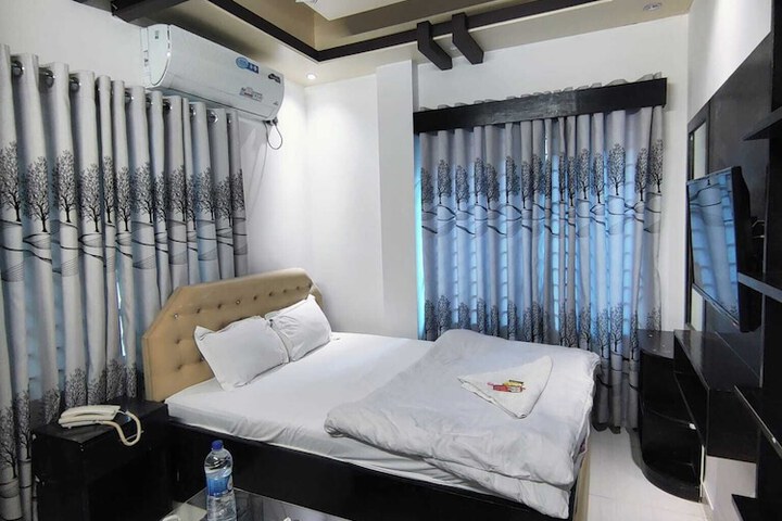 Room 3 of 22