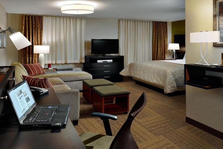 1 King Studio Suite (2 of 5)