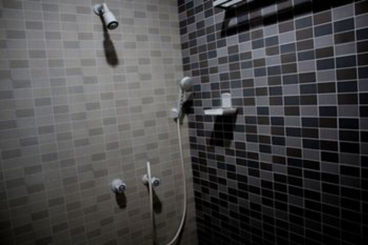 Room 4 of 23