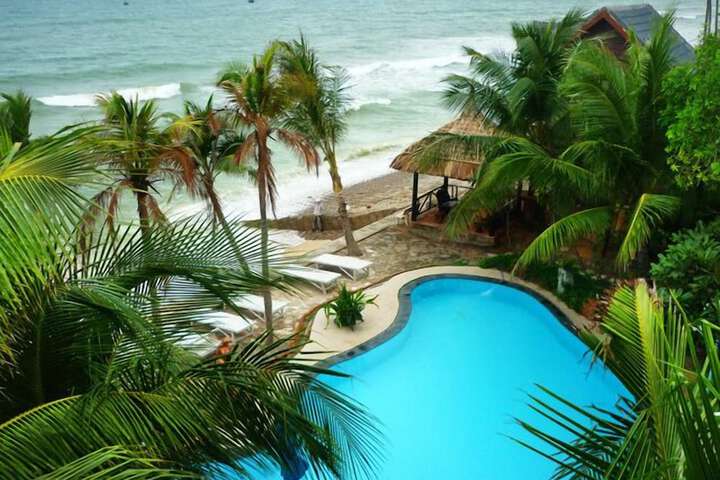Pool 38 of 65