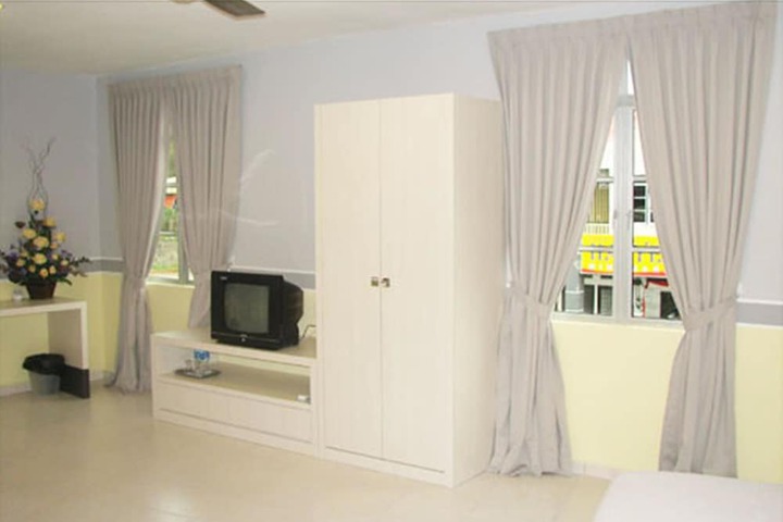 Room 10 of 24