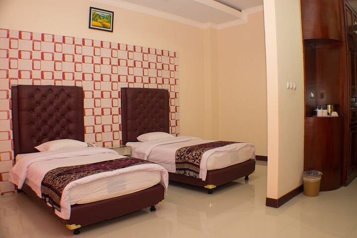 Room 5 of 24