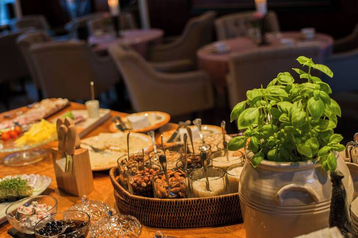 Dining 50 of 56