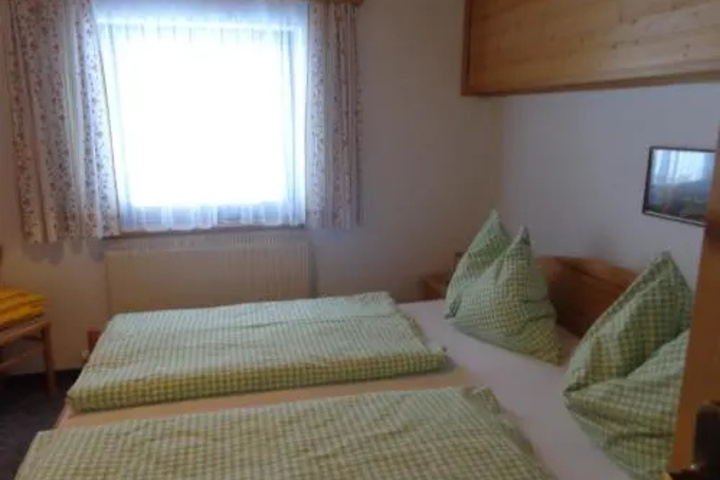 Room 2 of 15