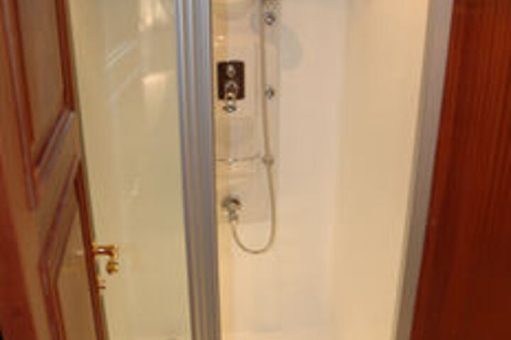 Room 5 of 15