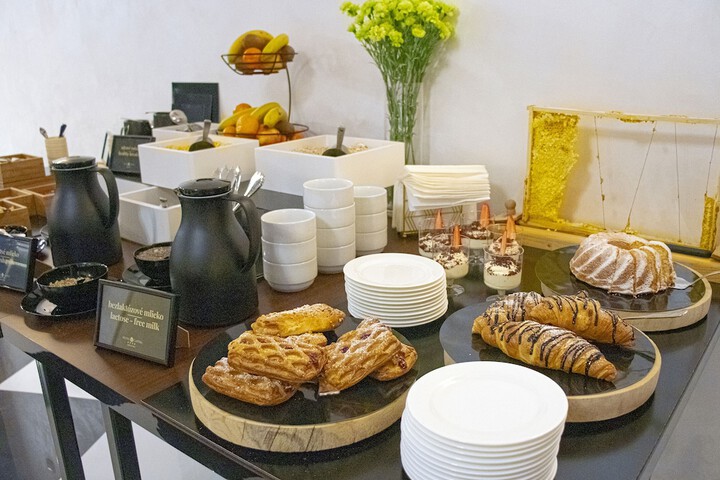 Breakfast/Coffee Service 29 of 66