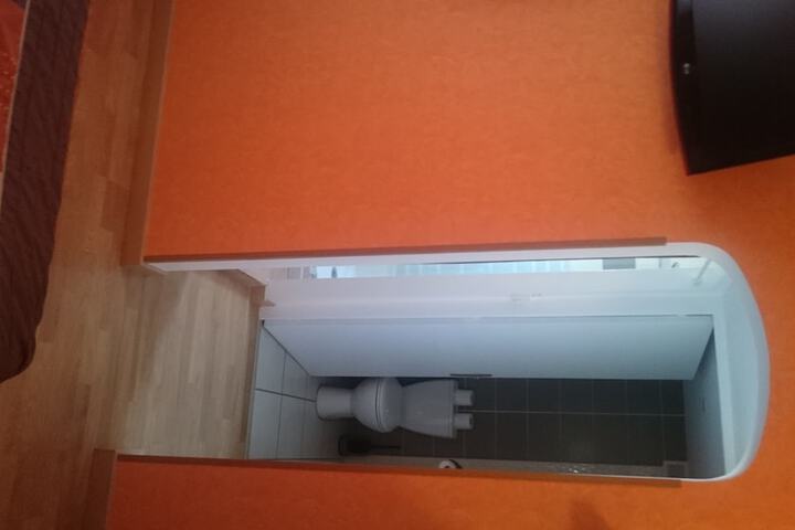 Room 6 of 45