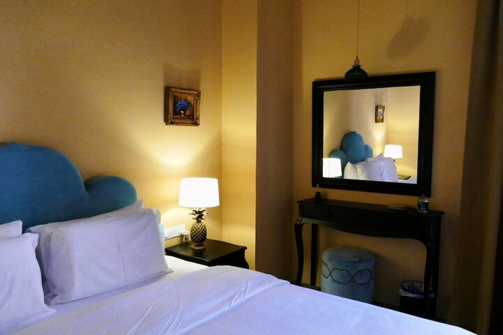Room 20 of 97