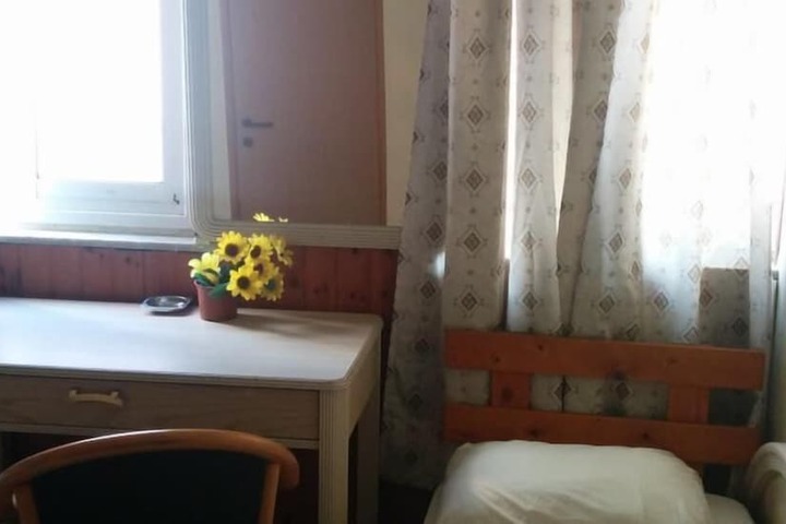 Room 8 of 34