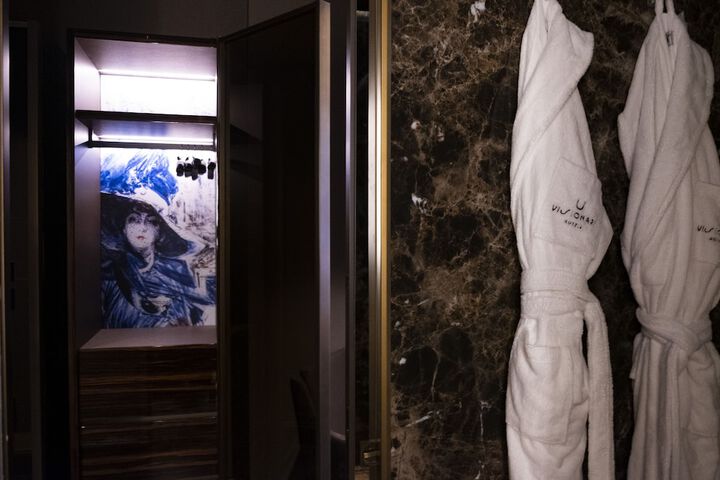 Room 21 of 72