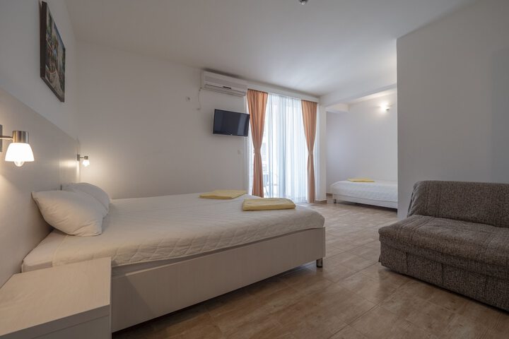 Room 10 of 54