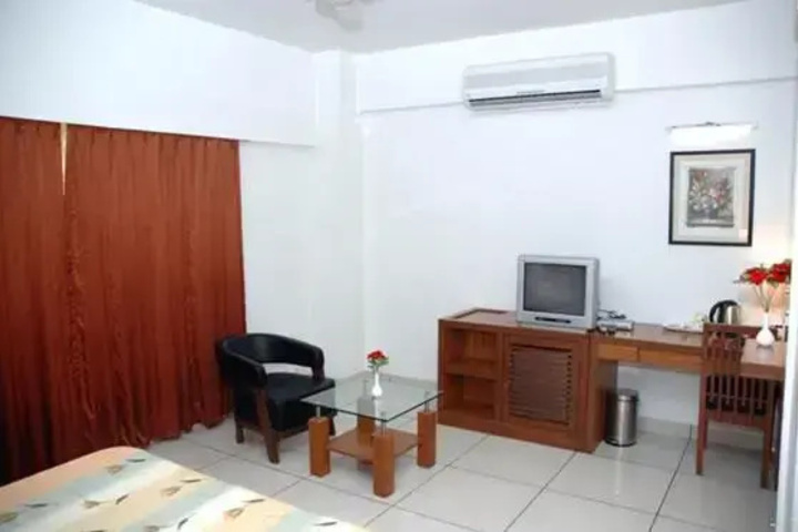 Room 5 of 9