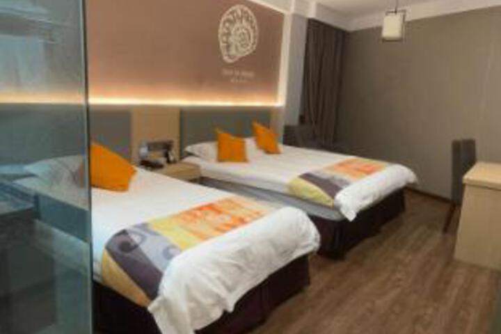 Room 13 of 15