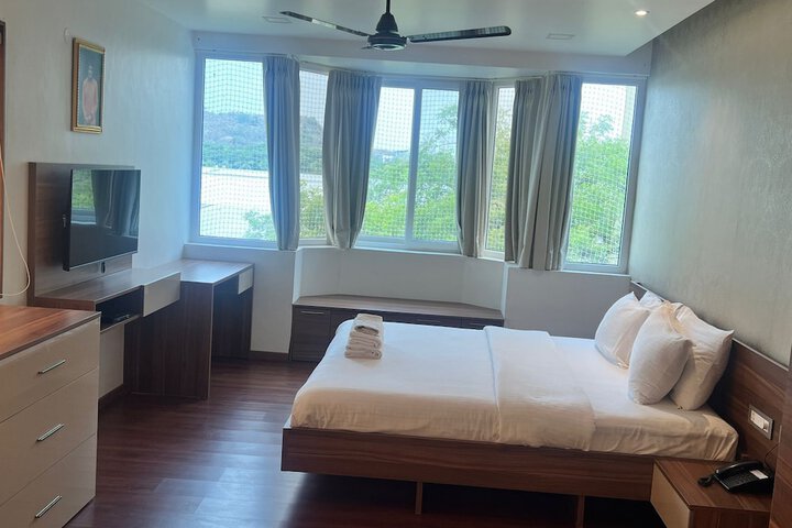 Room 19 of 64