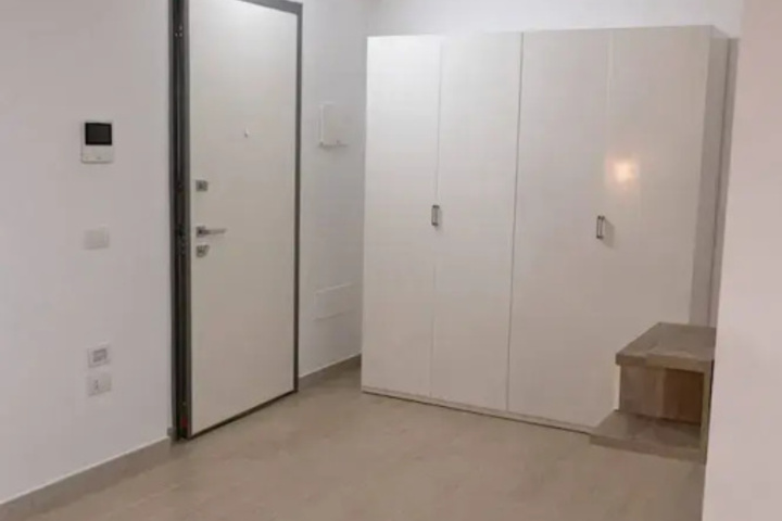 Room 2 of 4