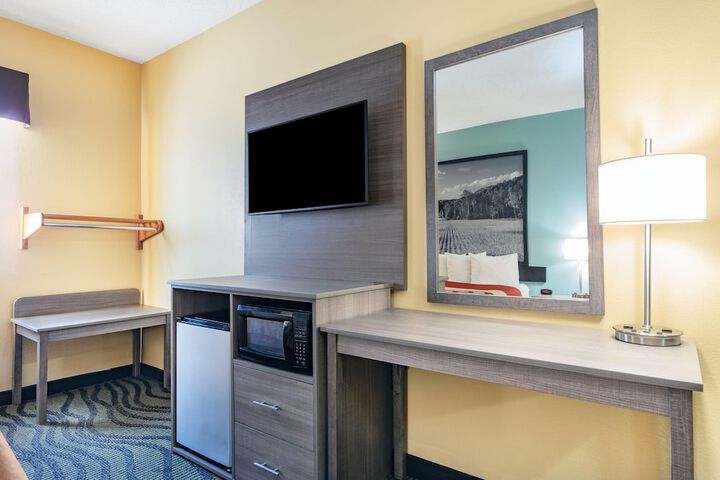 Room 18 of 39