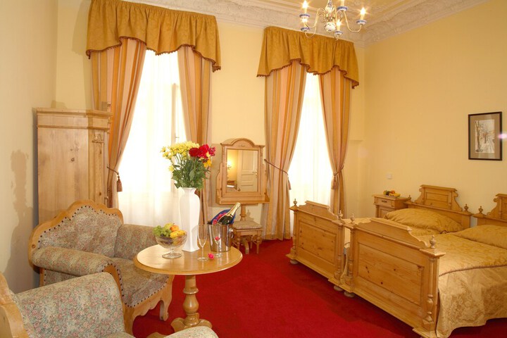 Room 9 of 41