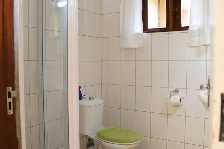 Room 10 of 76