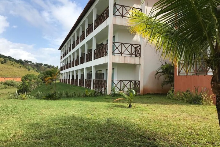Hotel Exterior 11 of 16