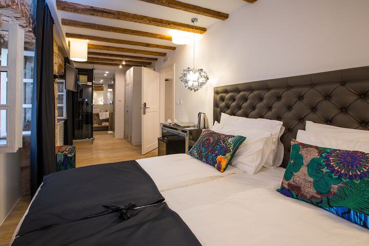 Room 4 of 56