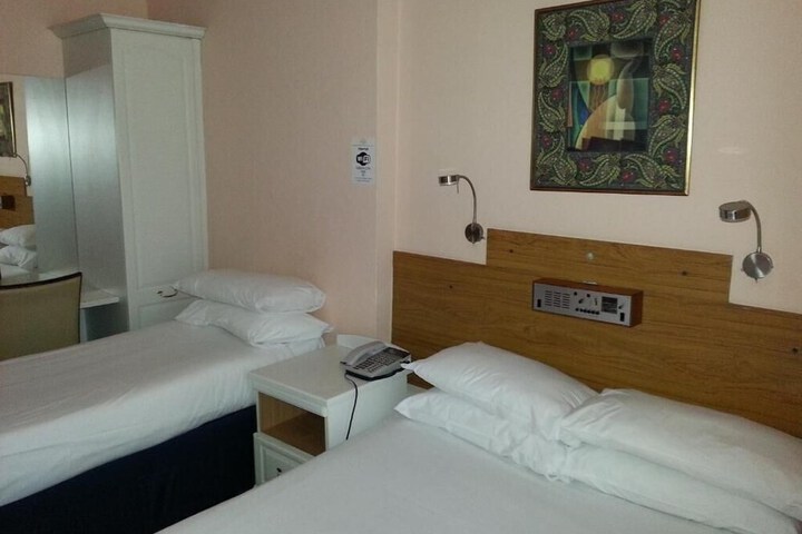 Room 43 of 113