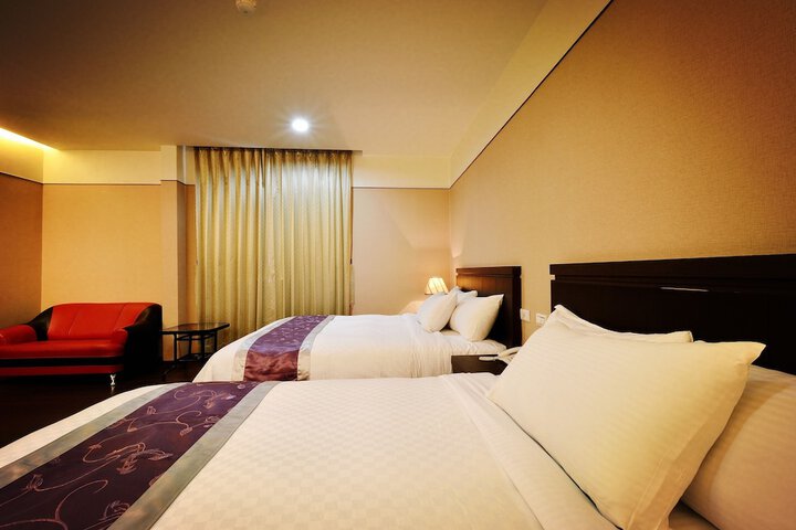 Room 25 of 47