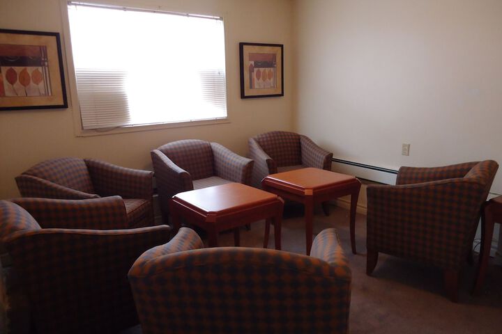 Business Center 23 of 34