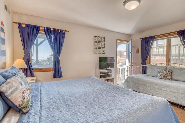 Room 3 of 20