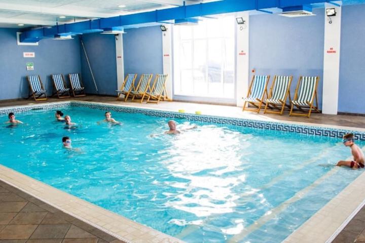 Pool 21 of 27