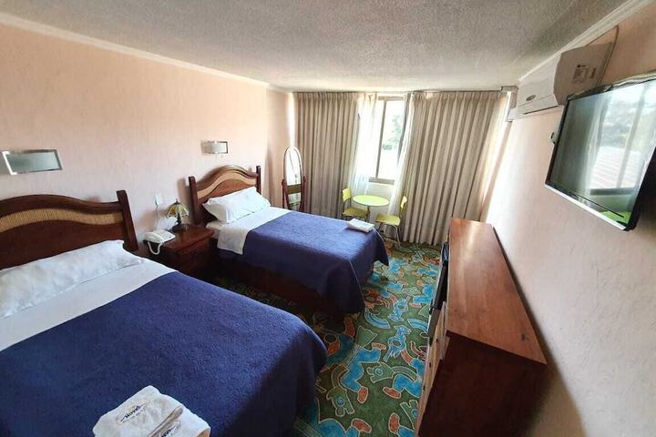 Room 12 of 30