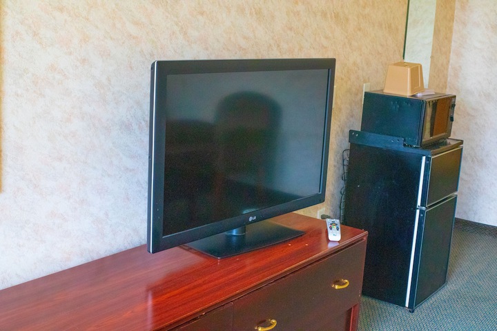 Deluxe King Room (3 of 21)