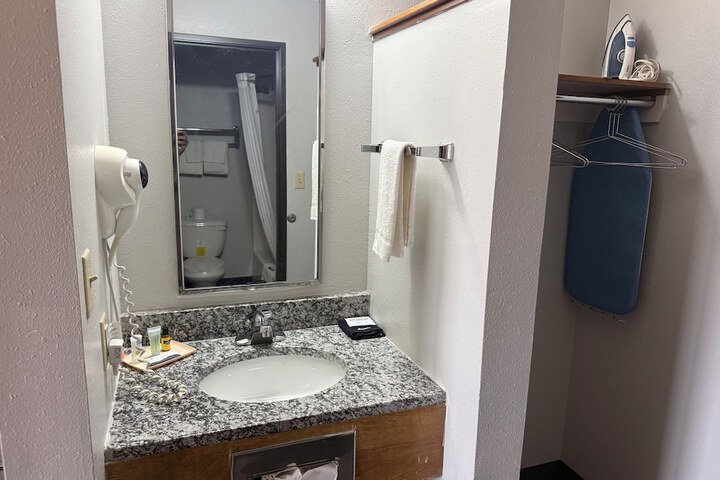 Room 19 of 25