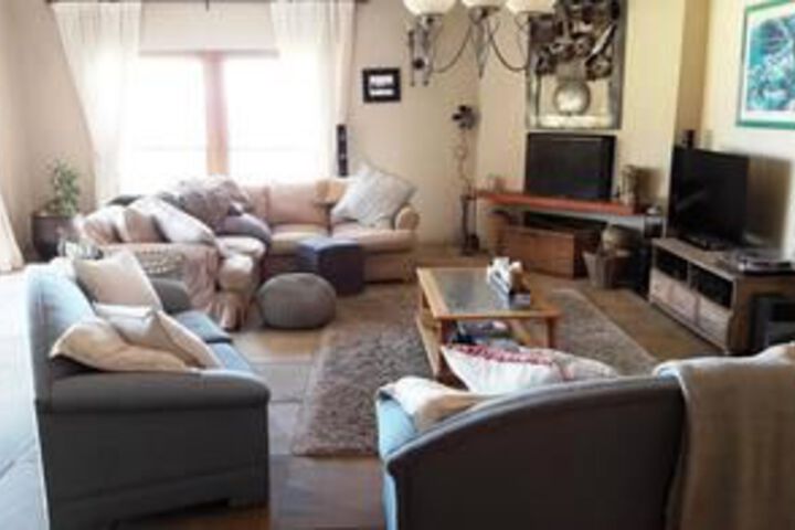 Lounge 6 of 20