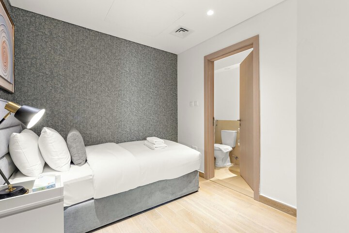 Room 141 of 662