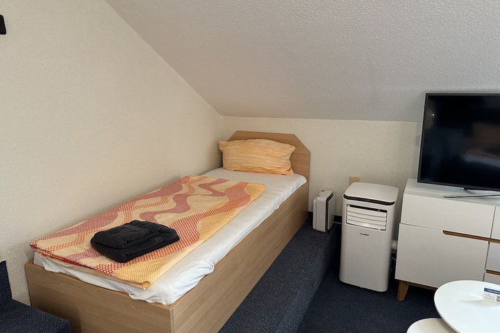 Room 64 of 109